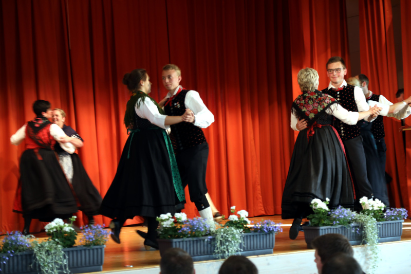 Tanzgruppe (11)