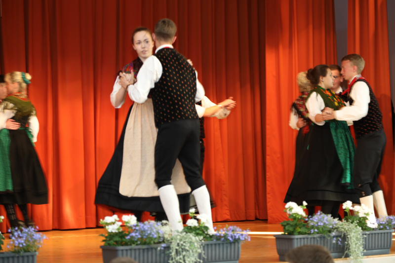 Tanzgruppe (12)