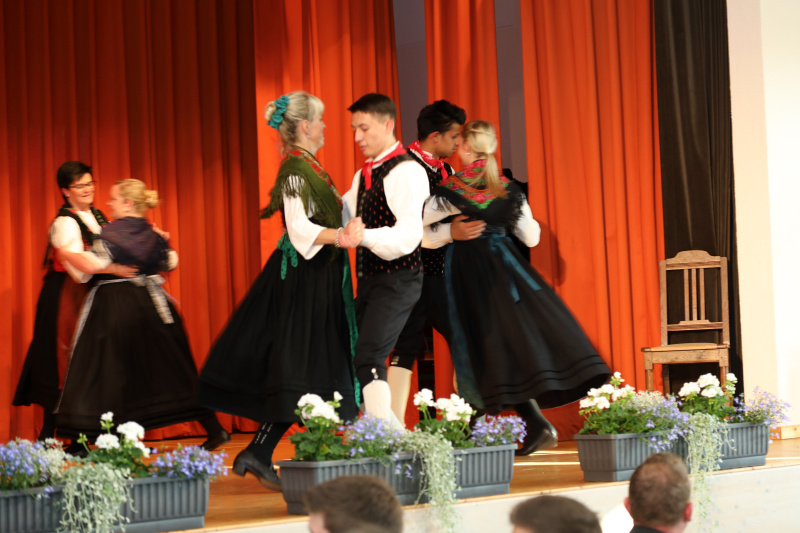 Tanzgruppe (14)