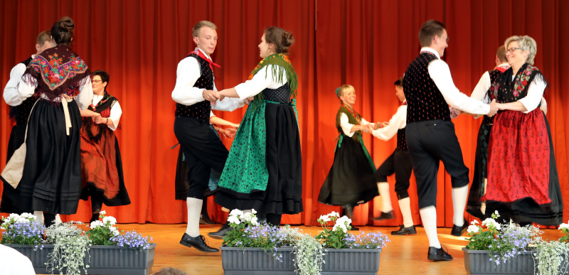 Tanzgruppe (19)
