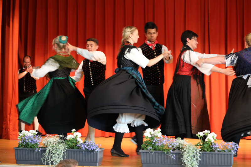 Tanzgruppe (3)