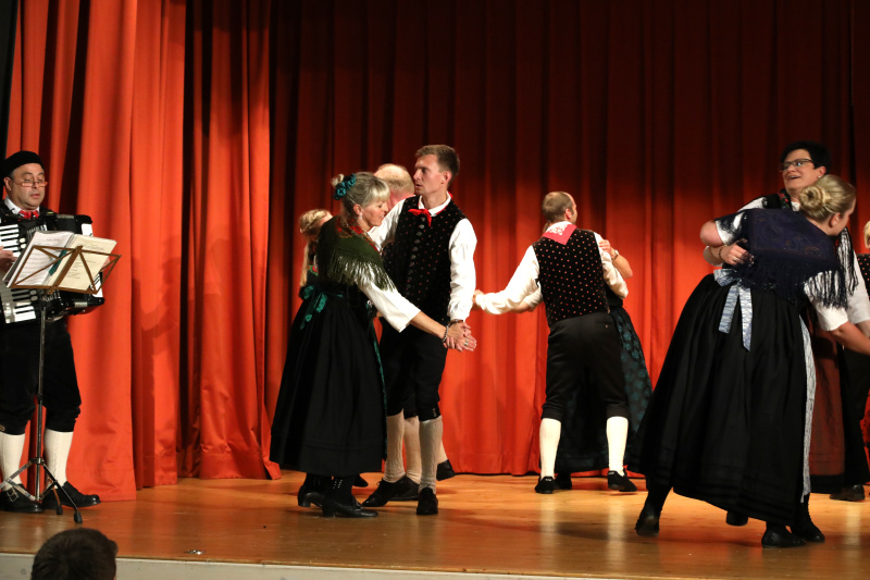 Tanzgruppe (40)