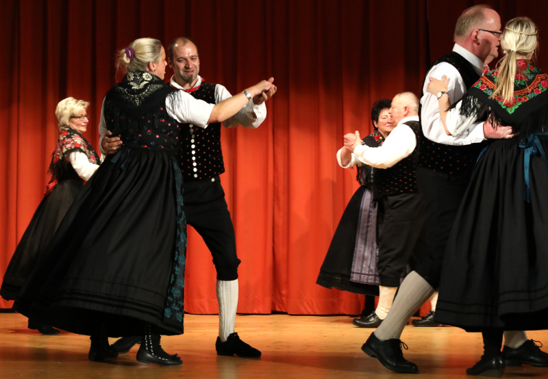 Tanzgruppe (44)