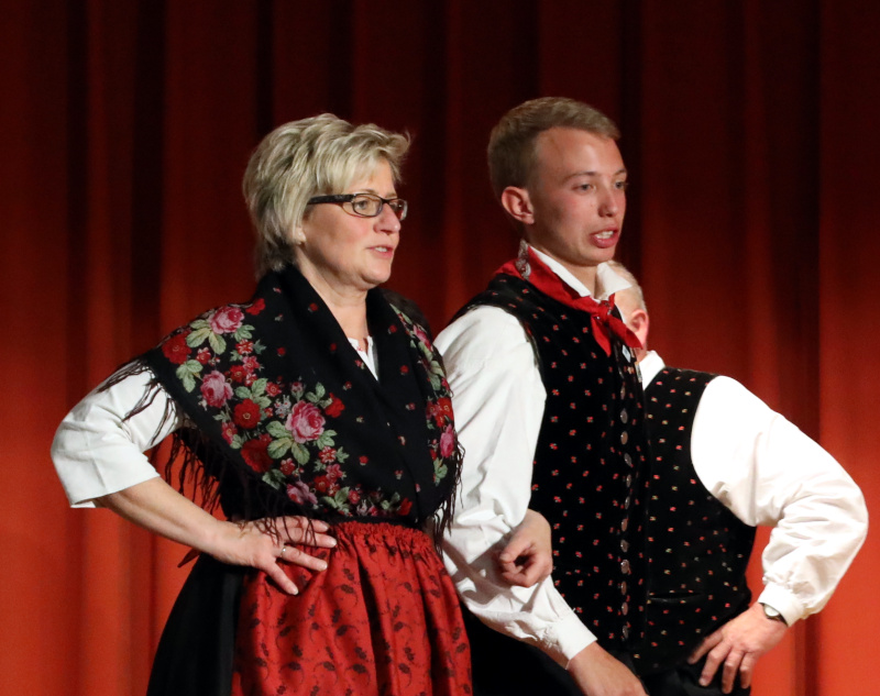 Tanzgruppe (45)