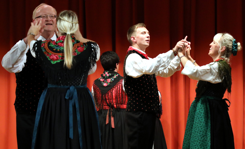 Tanzgruppe (62)