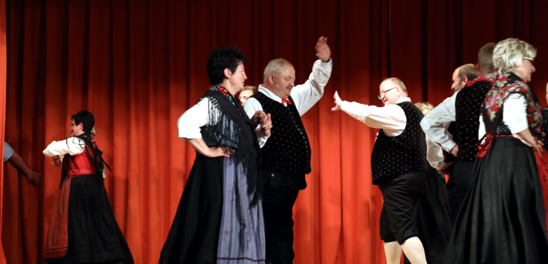 Tanzgruppe (66)