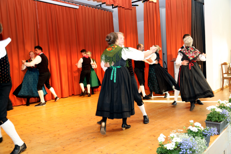 Tanzgruppe (8)