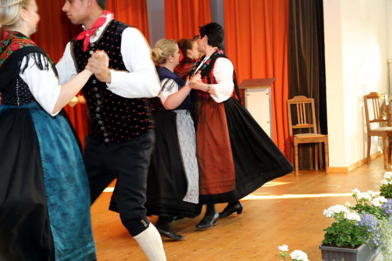 Tanzgruppe (9)