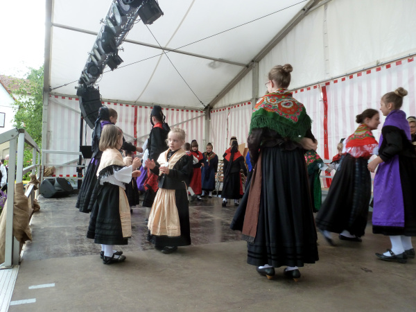 Stehender Festzug_005