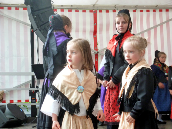 Stehender Festzug_007