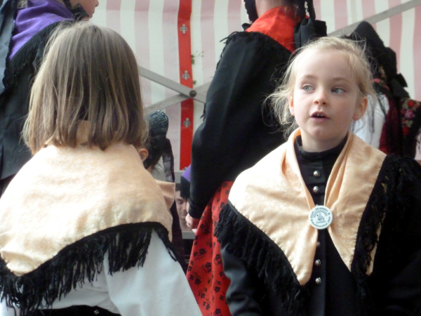 Stehender Festzug_008