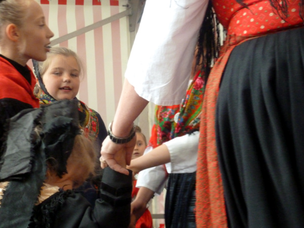 Stehender Festzug_011