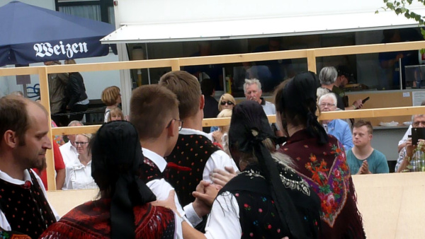 Stehender Festzug_034