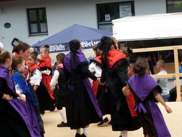 Stehender Festzug_037