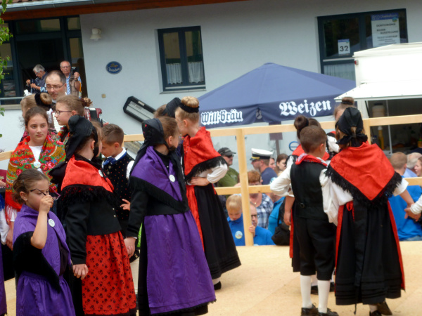 Stehender Festzug_038