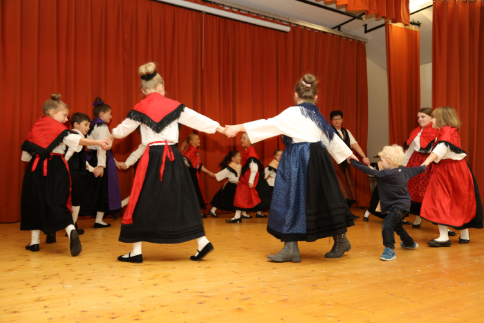 2017_Seniorennachmittag_Kindertanzgruppe_02
