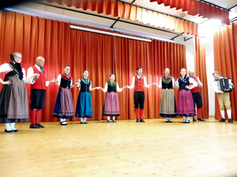 Tanzgruppe_Die_Naessetaler_3